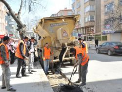 Başkent'te Bozulan Yollar Onarılıyor..