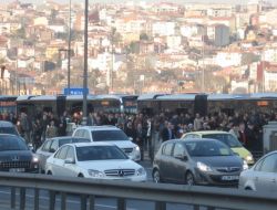 Metrobüs Yolcularının Arıza Çilesi