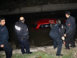 Alkollü Ve Tek Koluyla Direksiyon Başına Geçti, Kanala Uçtu