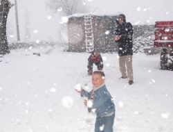Bitlis’te Kar Kalınlığı Yarım Metreyi Geçti, 212 Köy Yolu Kapandı