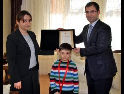 Şehit Yarbay’ın Övünç Madalyasını Eşi Aldı