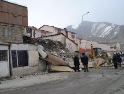 Orduevinin İstinat Duvarı Çöktü