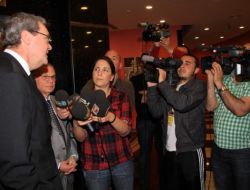 Downer: Kıbrıslı Liderlerin Görüşüp Görüşmemeleri Kendilerine Kalmış