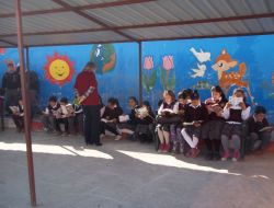 Kaymakam Öğrencilerle Kitap Okudu