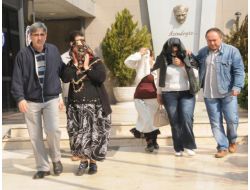 Pvc Kaplı Cüzdanla Kapıyı Açıp Hırsızlık Yapmışlar