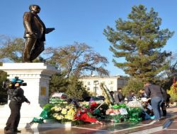Atatürk, Ölümünün 71. Yıldönümünde Türkmenistan'da Anıldı