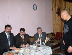 Sürmene Belediye Başkanı Usta, Kahvaltıda Vatandaşın Sofrasına Misafir Oluyor