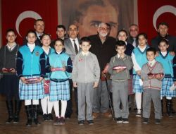 Beşikdüzü'nde Kitap Kurtları Ödüllendirildi