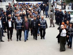 Mersin'de şafak operasyonu