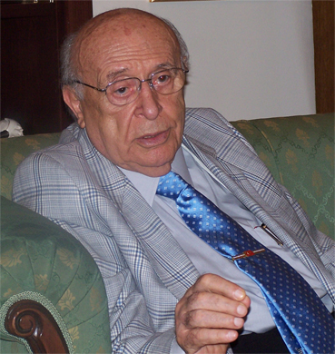 Demirel'den Erdoğan'a  şapka cevabı