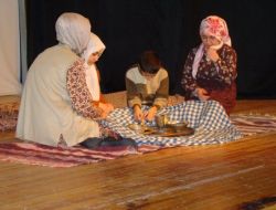 Feza Berk Lisesi'nden Çanakkale Tiyatrosu