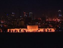 İstanbul’un Simge Mekanları Işıklarını Söndürdü