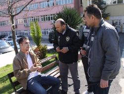Ehliyetle Sınava Alınmayınca Gözyaşı Döktü