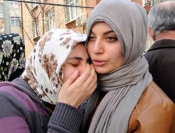 Ygs'ye Girmesine Saatler Kala Vefat Eden Liseli, Evinden Gözyaşlarıyla Ugurlandı