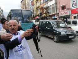 Benzin Zammını Protesto İçin Siyah Kurdele Bağladılar