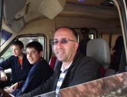 Kumluca Koleji Öğrencileri Serviste 'Sesli Kitap' Dinliyor