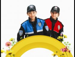 Roman Çocuklar Polis Üniforması Giyecek