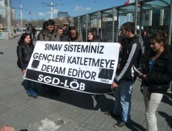 LİSELİLERDEN YGS PROTESTOSU