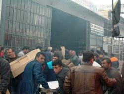 Sanayi Esnafı Alevler Arasından Mal Kurtarmaya Çalıştı