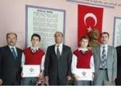 Tübitak Proje Şampiyonlarından Milli Eğitim Müdürü Aktürk'e Ziyaret