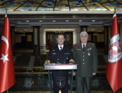 Şili Deniz Kuvvetleri Komutanı'na Tsk Liyakat Nişanı Verildi