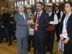 Aiçü Halk Oyunları Ekibi Türkiye Finaline Katılma Hakkı Kazandı