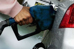 Benzin zammına hükümet el koydu!