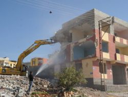Çarpık Yapılaşmanın Önüne Geçmek İçin Yıkımlar Sürüyor