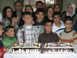 Polisevinde 13 Kimsesiz Çocuk İçin Doğum Günü Partisi Düzenlendi