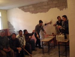 'İnşaat İşçiliği' Kursu Öğrencilerinden İlköğretim Okuluna Bir Derslik