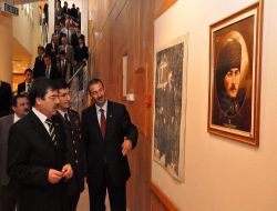 Bitlis'te Atatürk Resimleri Sergisi Açıldı