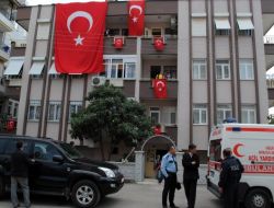 Şehit Annesi Biricik Oğluna Gözyaşı Döktü