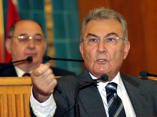 Baykal, son değişiklikte AK Parti'nin laf cambazlığı yaptığını savundu!