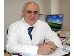 Lösemili Çocuklara Hem Doktorluk Hem Babalık Yapıyor