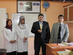 Hem Kur'an Hem De Okuma-yazma Öğreniyorlar