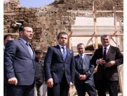 Bakan Kılıç, Restorasyonu Süren Tarihi Taşhan’ı Gezdi