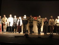 'Özlenen Çanakkale Ruhu' Oyunu Duygulandırdı