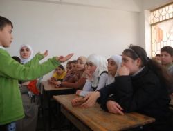 Suriyeli Çocuklar Yaşananları Tiyatro İle Sergileyecek