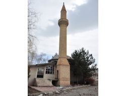 Harabeye Dönen Cami, Sahip Çıkacak Bir El Bekliyor
