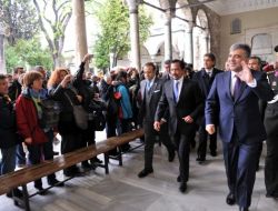 GÜL, Sultan'a Topkağı Sarayı'nı Gezdirdi!