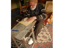 80 Yaşındaki İmam Motosikletiyle Gençlere Taş Çıkartıyor