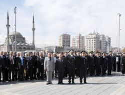 Polis Haftası Nedeniyle Cumhuriyet Meydanı'nda Tören Düzenlendi