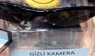 Birbirlerini casus yazılımla izletmişler!