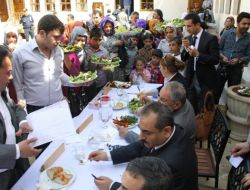 Bayanlar En İyi İsot Ve En Lezzetli Çiğ Köfte İçin Yarıştı