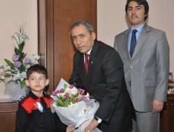 Yıldırımhanlı Minikler Emniyet Müdürü Öksüz'ü Ziyaret Etti