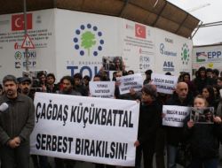 Emniyet Önünde Protesto