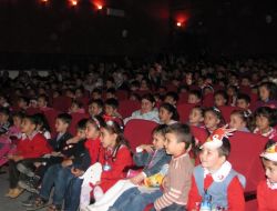 Sorgun'da Oynanan Tiyatro Oyununu 2 Bin Öğrenci İzledi