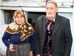 Kastamonu'da 'domuz Gribi' Fırsatçıları Yaşlı Çifti Dolandırdı