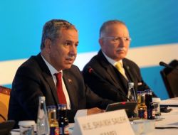 Bülent Arınç'tan Açıklamalar