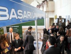 Öğrenciler, Canik Başarı Üniversitesi Standına Yoğun İlgi Gösterdi